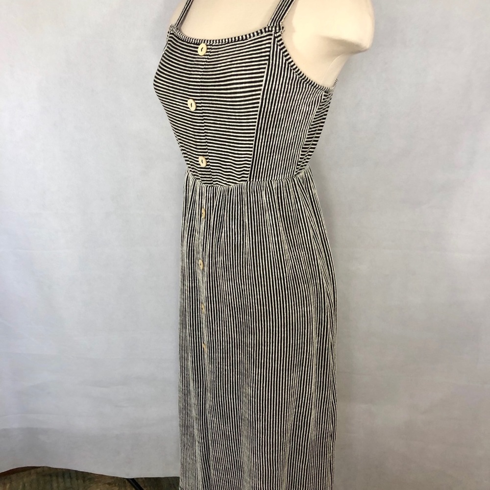 🆕SALE🎉Black & White striped maxi dress - Picture 3 of 8